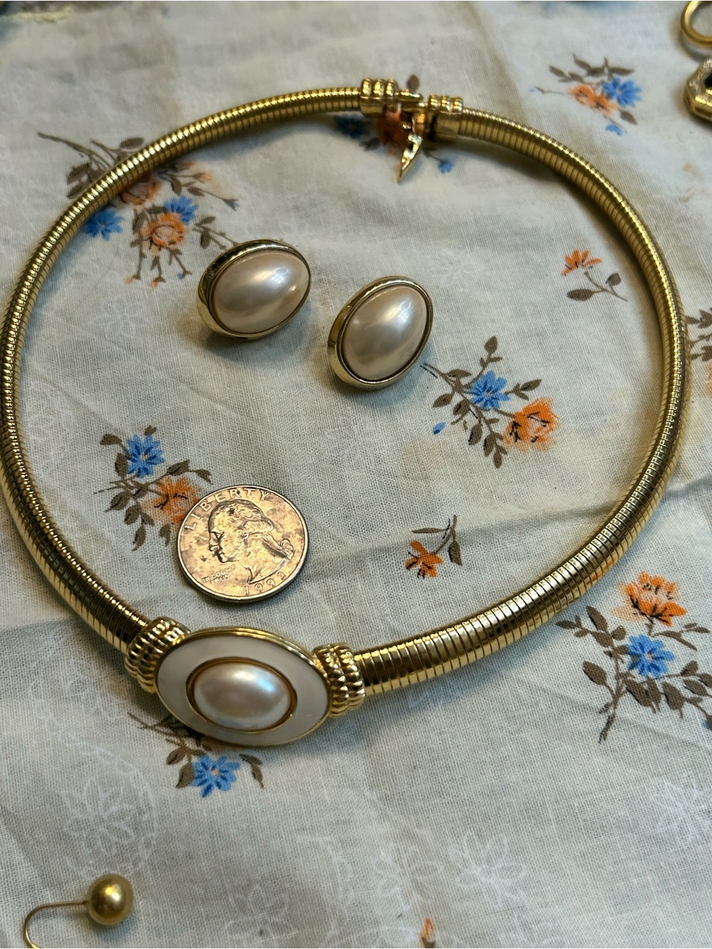 Monet Retro 80s chunky Gold Tone Pearl Necklace and Earring Set